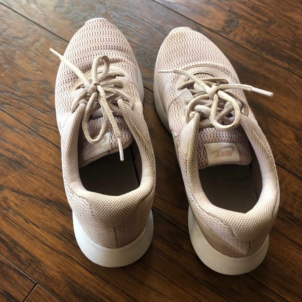Nike Tanjun Womens Running Shoes